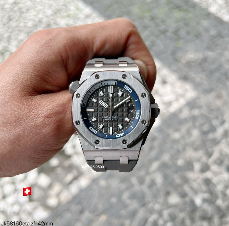 Audemars Piguet - 42mm