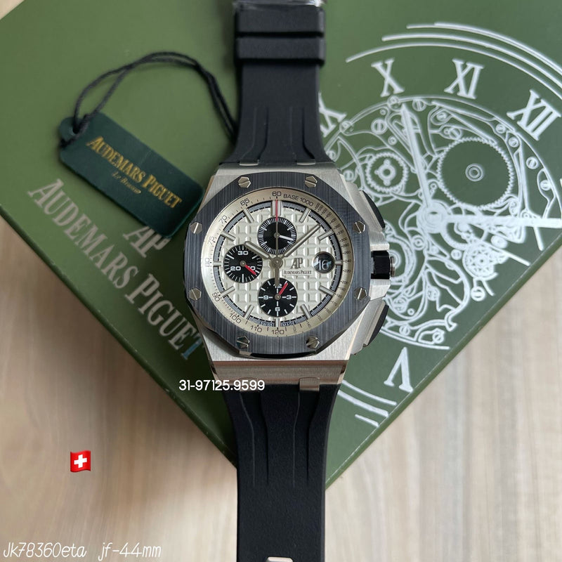 Audemars Piguet - 44mm