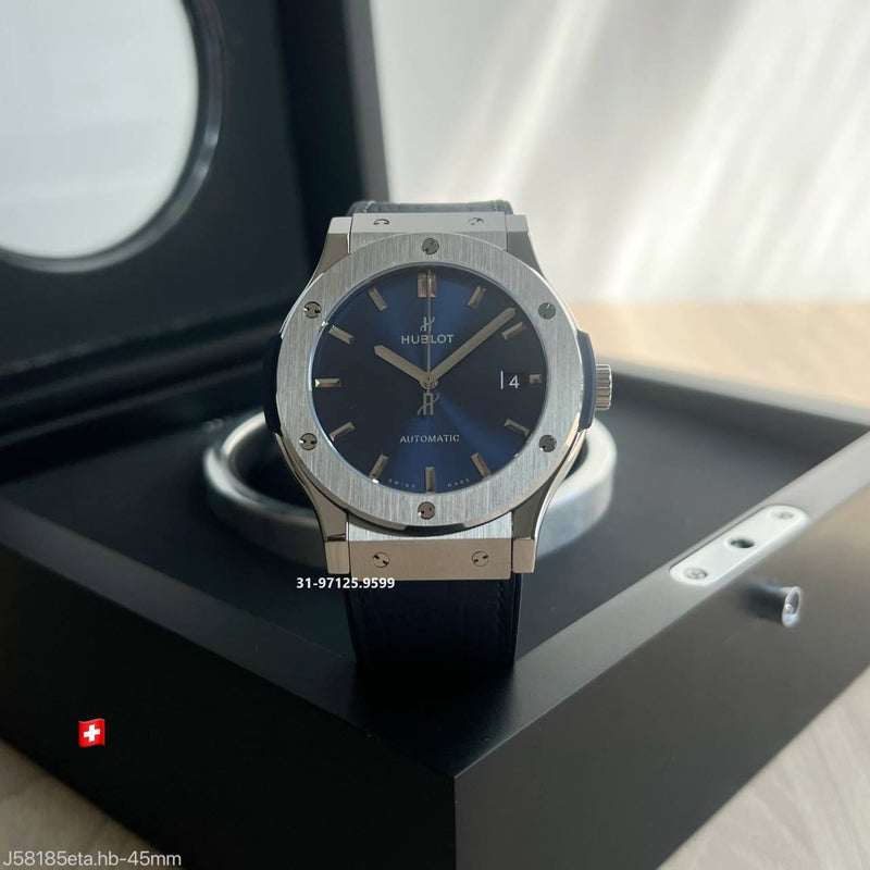 Hublot - 45mm