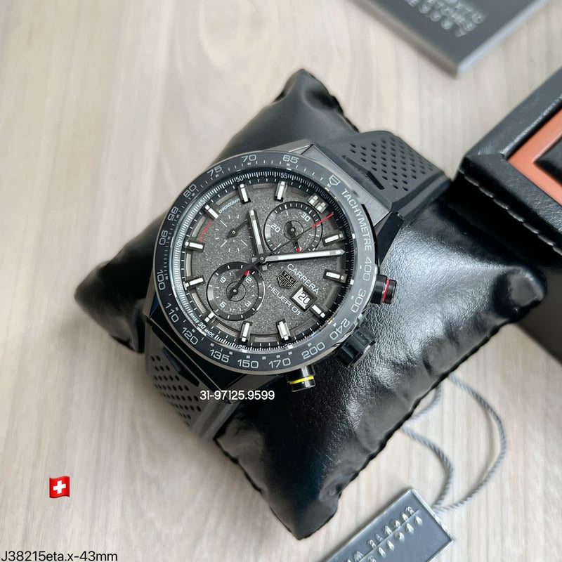 Tag Heuer Carrera - 43mm