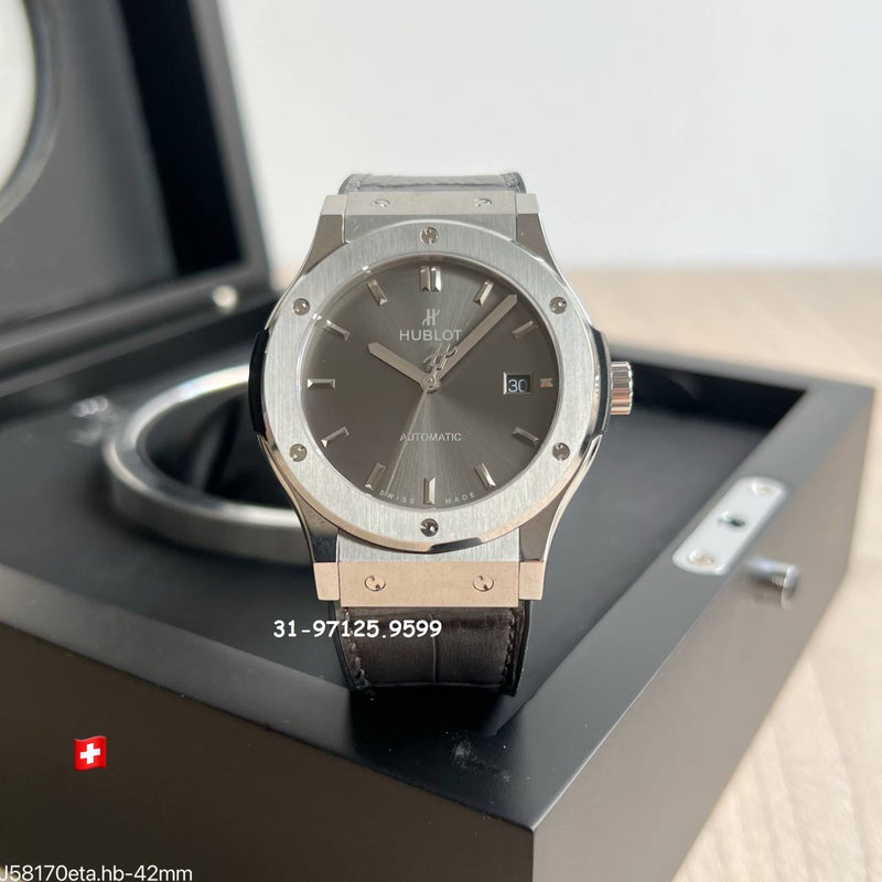 Hublot Fusion 42mm - Couro preto