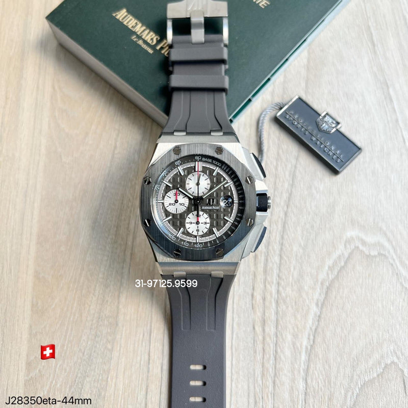 Audemars Piguet - 44mm